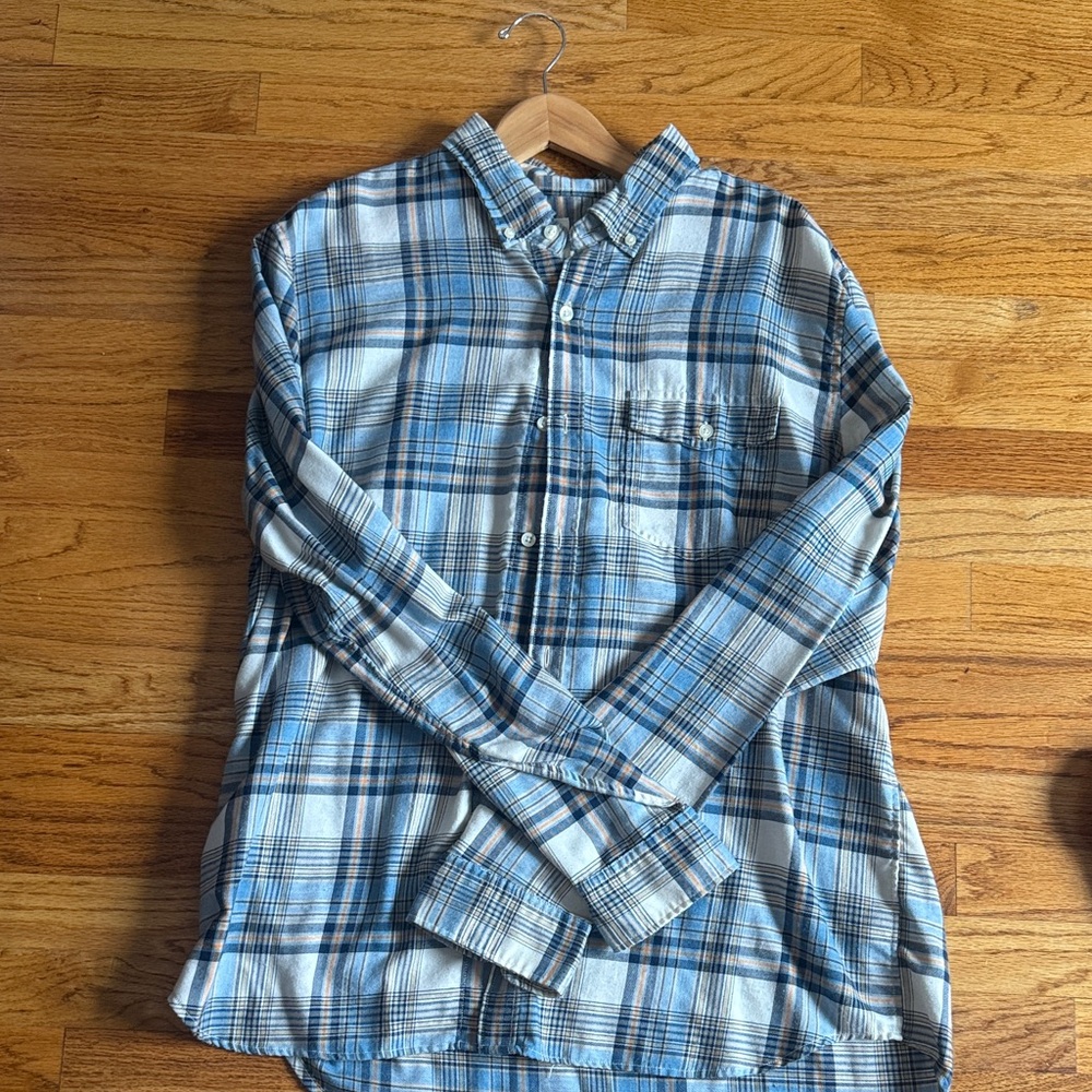 GAP Men's Casual Blue and White Plaid Shirt